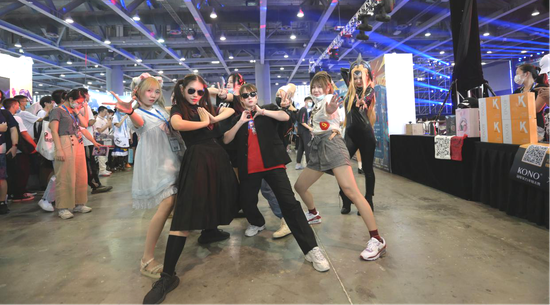 英雄联盟机甲猎犬全新皮肤震撼上线体验解析